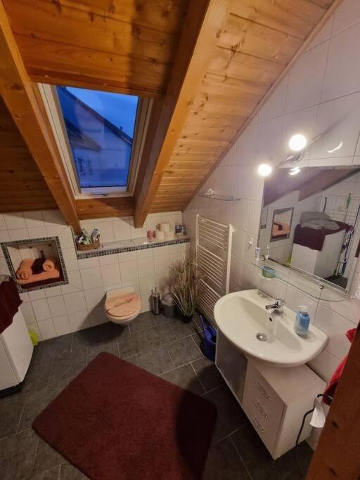 Gemuetliche Dachgeschosswohnung Эрфурт Экстерьер фото